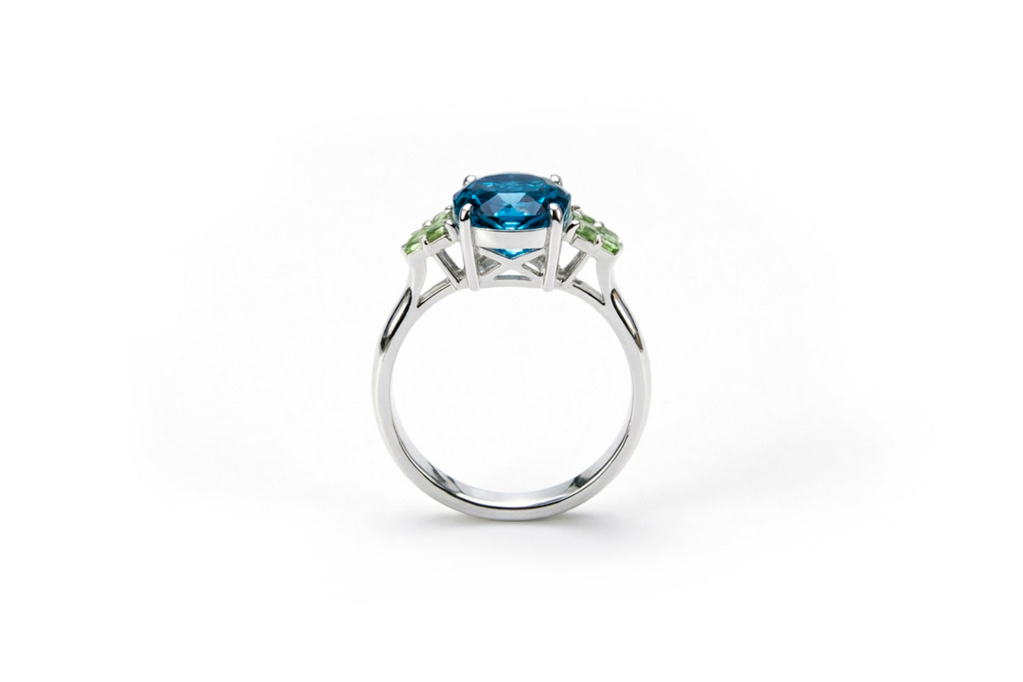 Cocktail Ring white gold with Blue Topaz