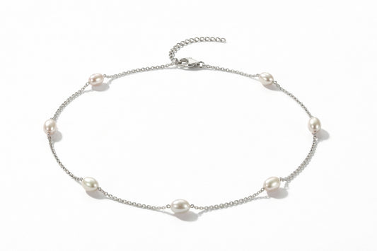 Collier mit Perlen
